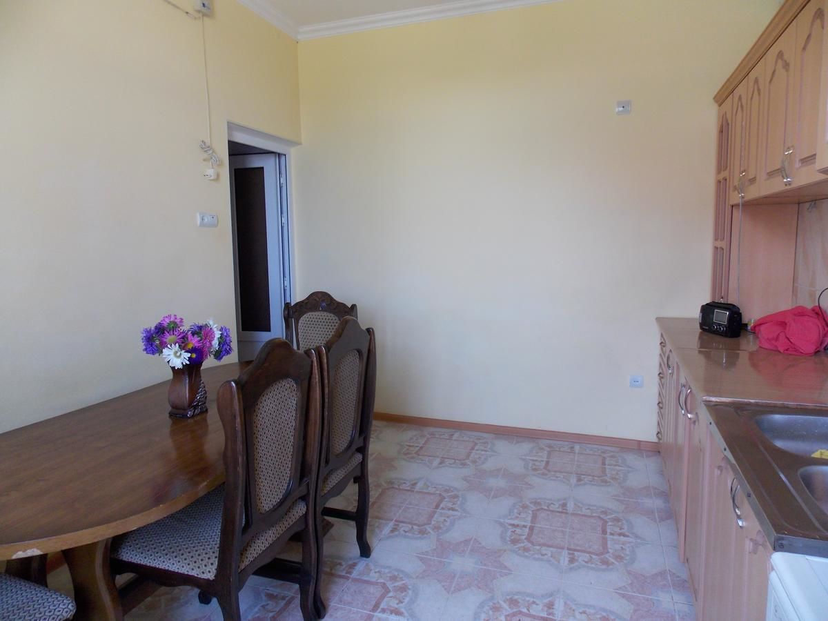 Проживание в семье The Lichk Lodge Lichkʼ-45